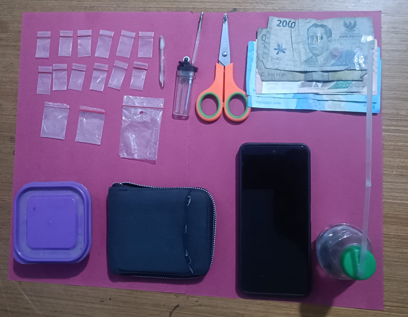 Polsek Tambusai Gerebek Rumah, Pemuda 20 Tahun Ditangkap Bersama 12 Paket Diduga Sabu